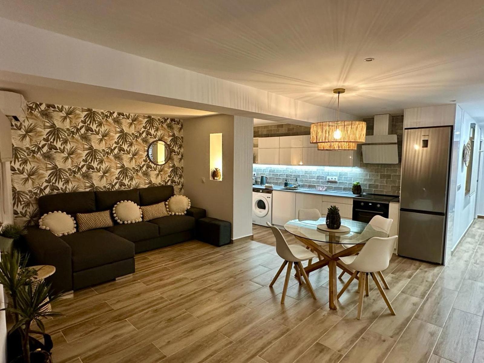 Waterfront 3 Bed Apartment, 90M From The Beach Platja de Larenal 외부 사진