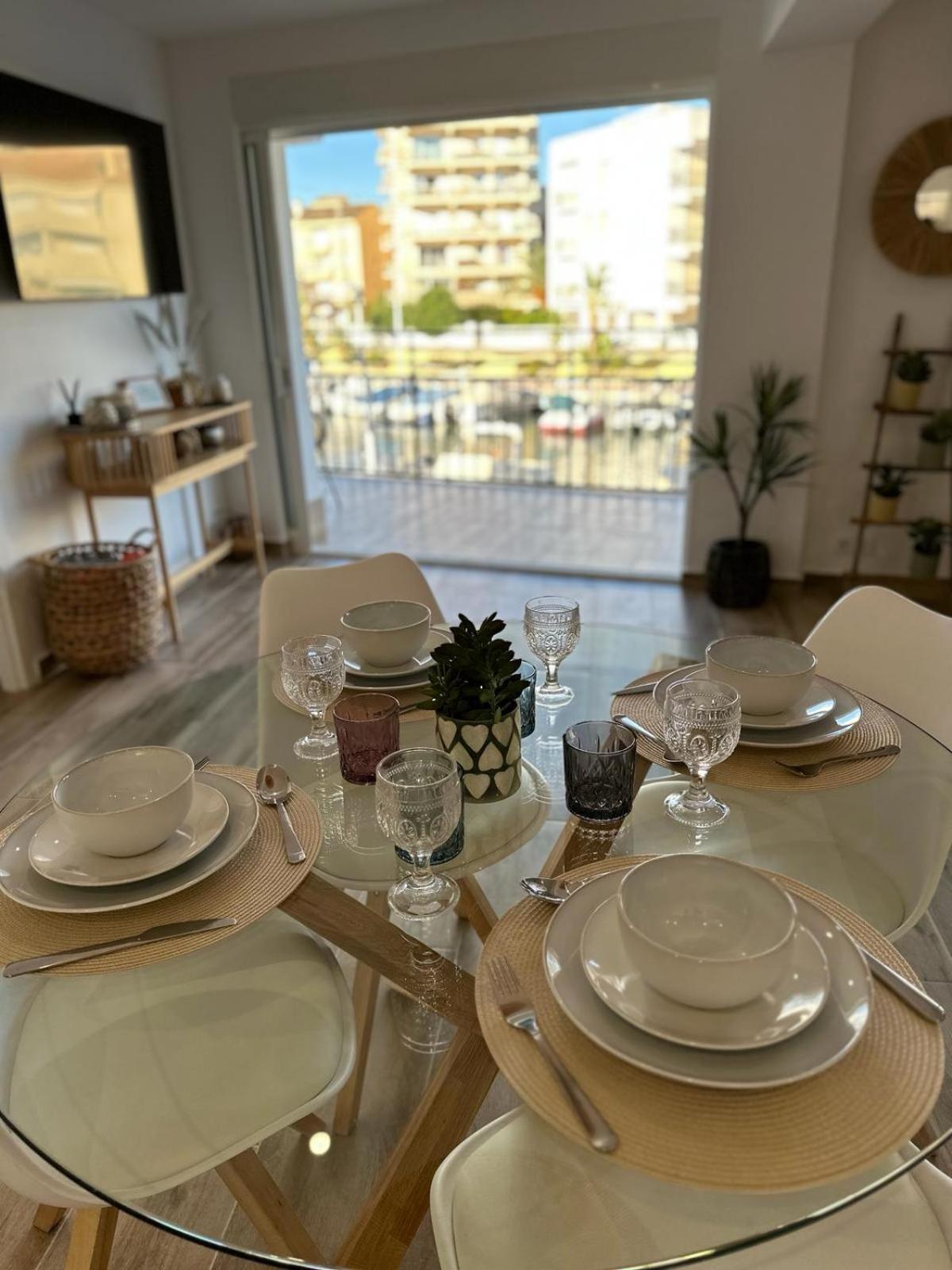 Waterfront 3 Bed Apartment, 90M From The Beach Platja de Larenal 외부 사진
