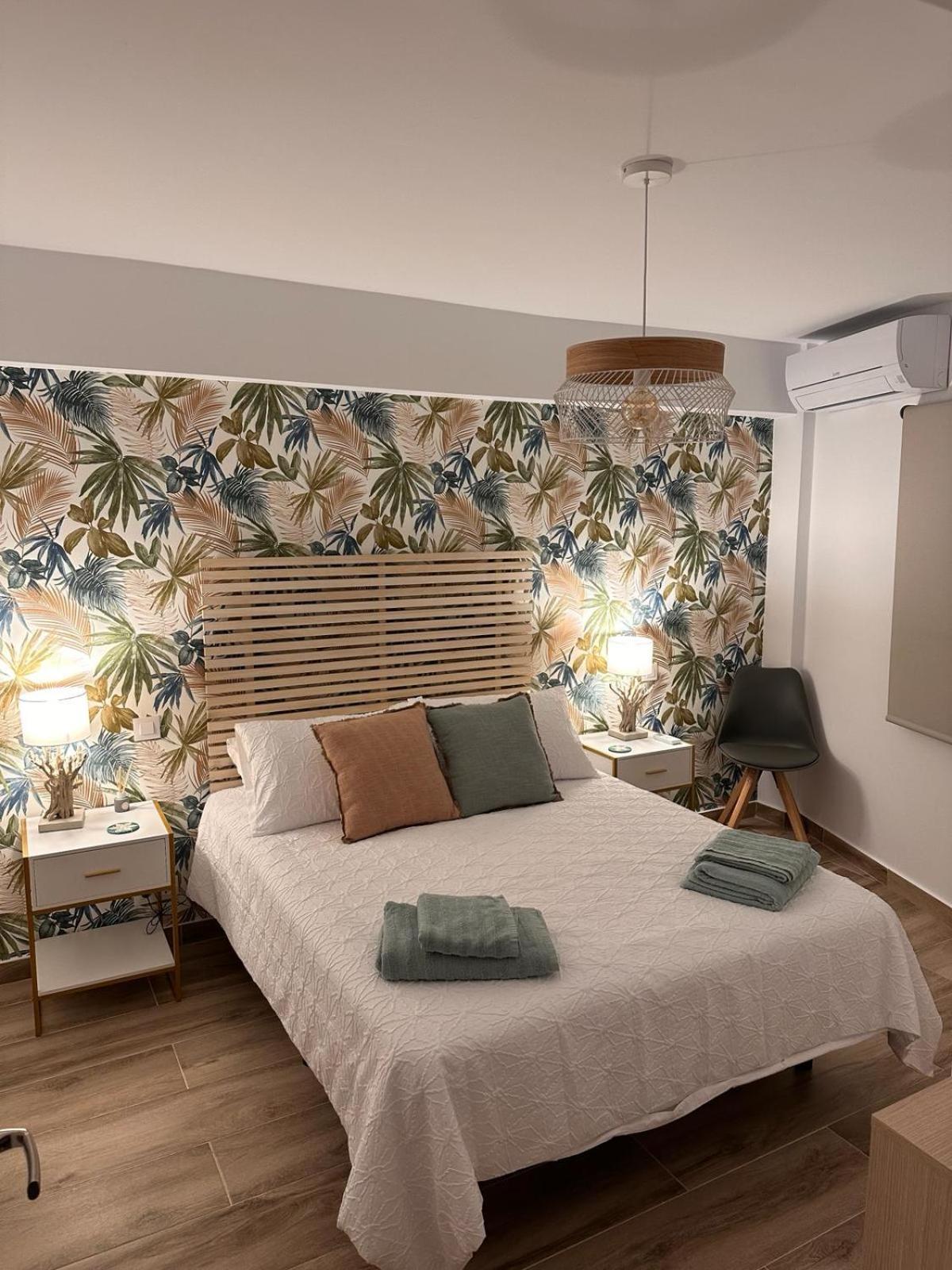 Waterfront 3 Bed Apartment, 90M From The Beach Platja de Larenal 외부 사진