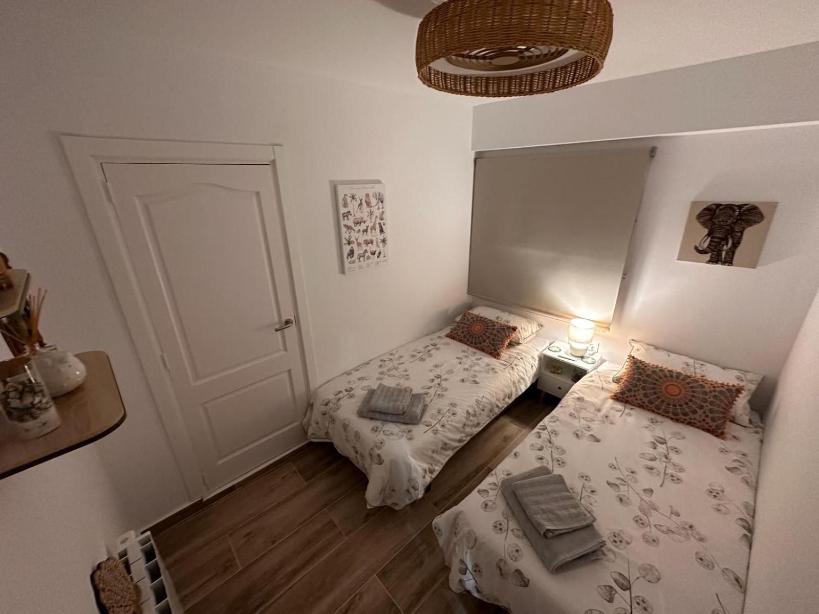 Waterfront 3 Bed Apartment, 90M From The Beach Platja de Larenal 외부 사진