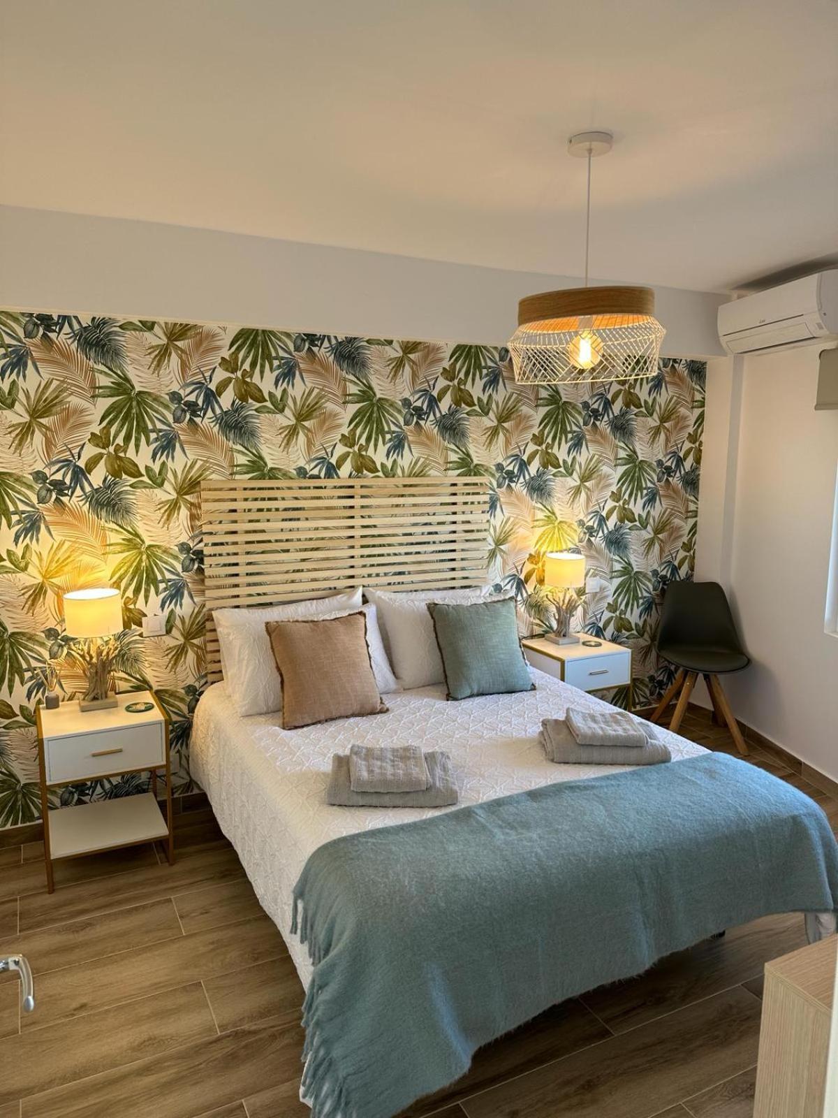 Waterfront 3 Bed Apartment, 90M From The Beach Platja de Larenal 외부 사진