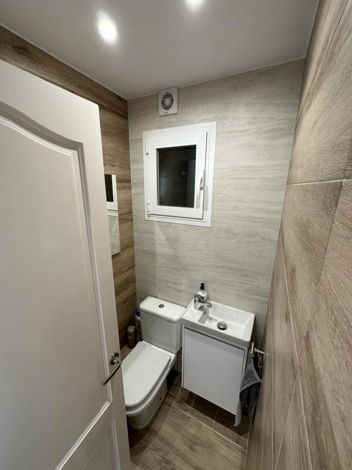 Waterfront 3 Bed Apartment, 90M From The Beach Platja de Larenal 외부 사진