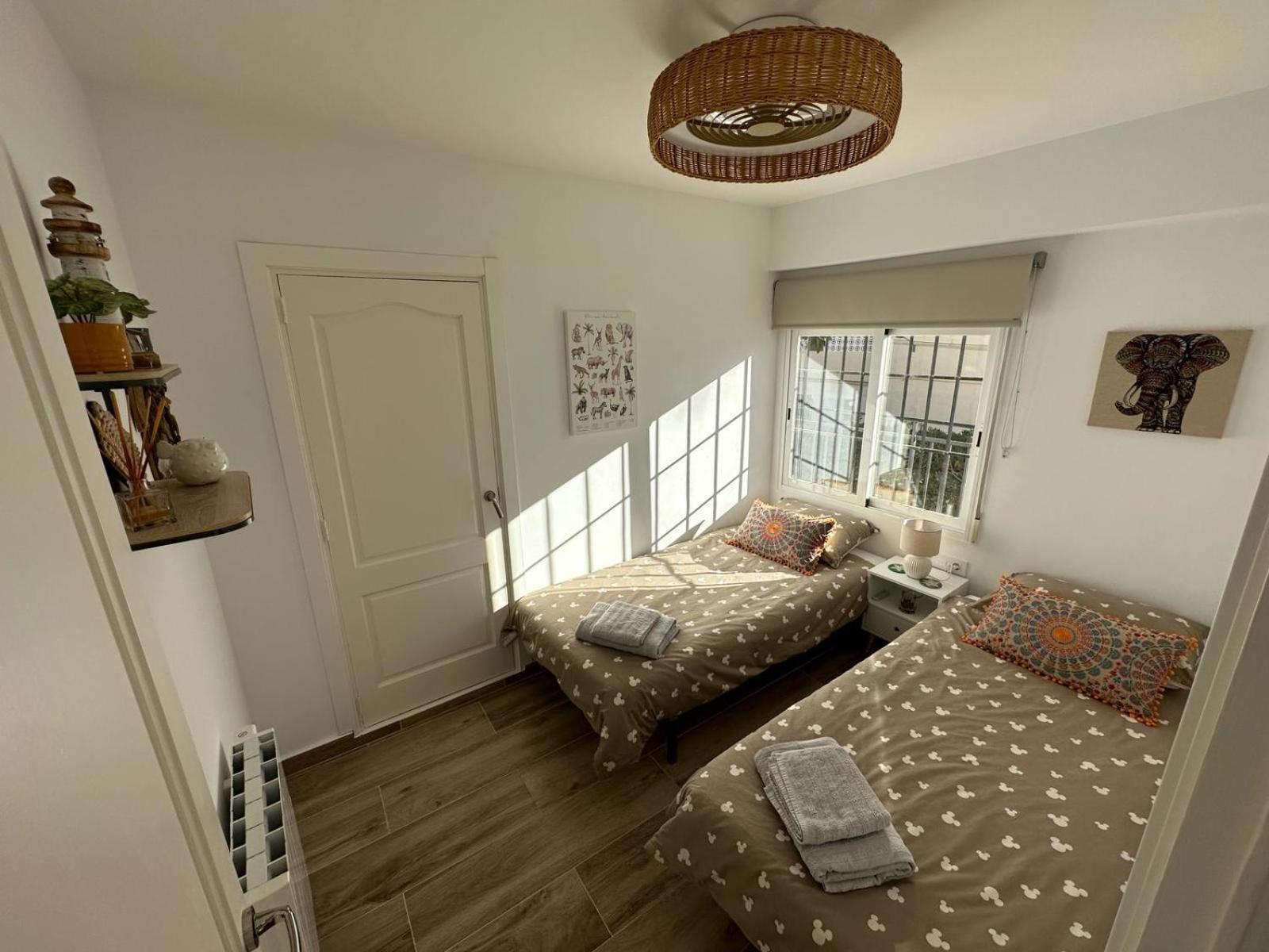 Waterfront 3 Bed Apartment, 90M From The Beach Platja de Larenal 외부 사진