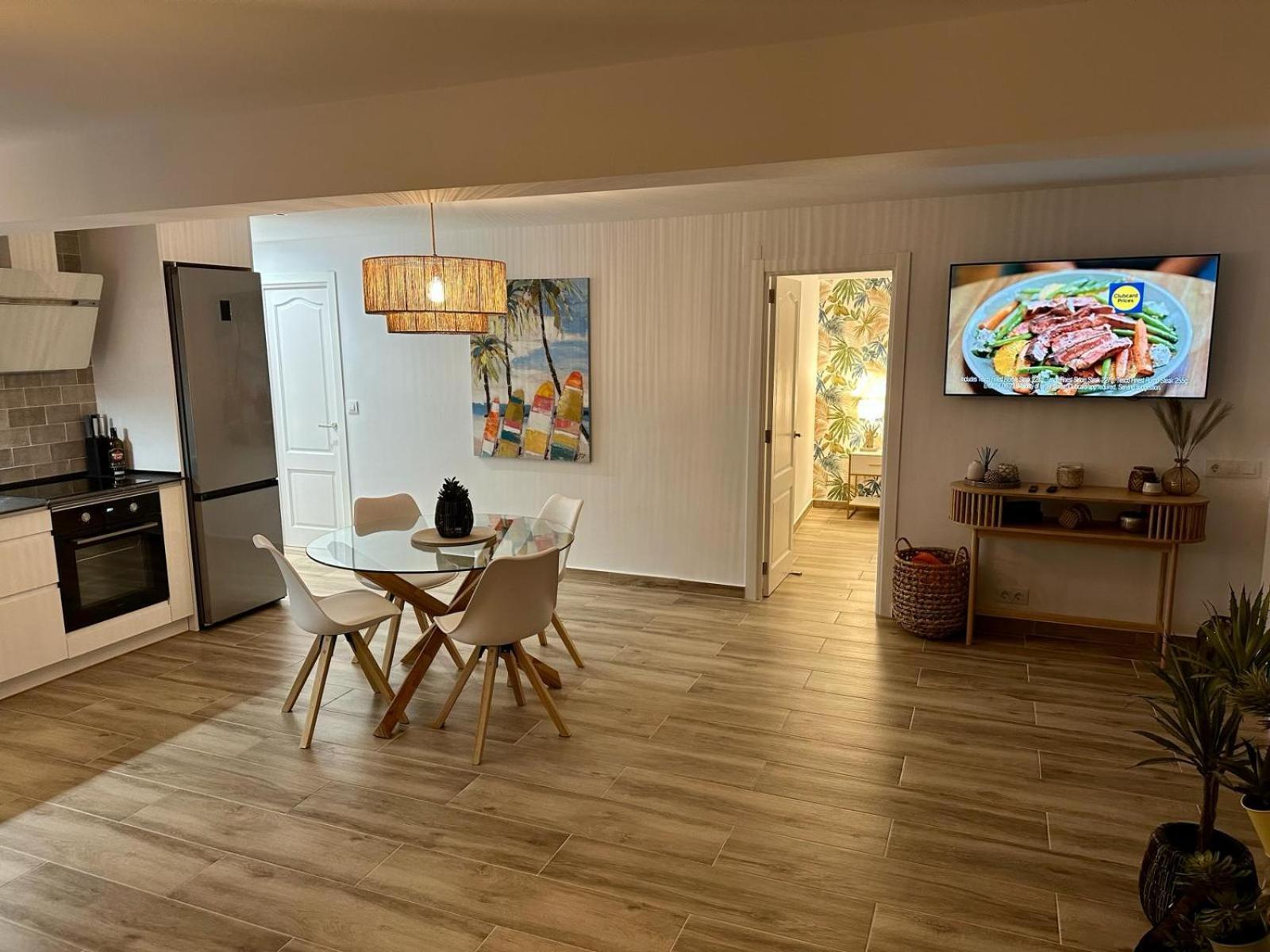 Waterfront 3 Bed Apartment, 90M From The Beach Platja de Larenal 외부 사진