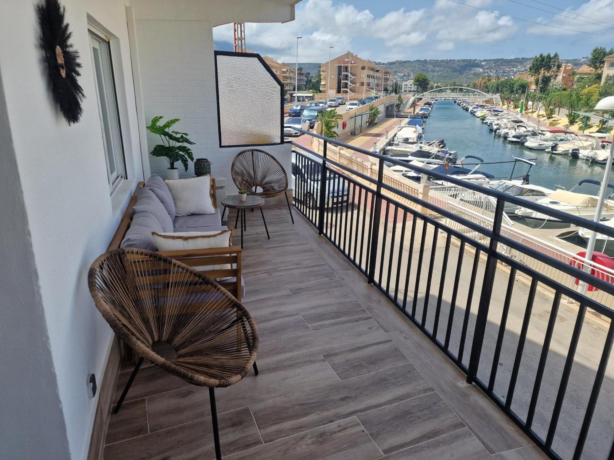 Waterfront 3 Bed Apartment, 90M From The Beach Platja de Larenal 외부 사진