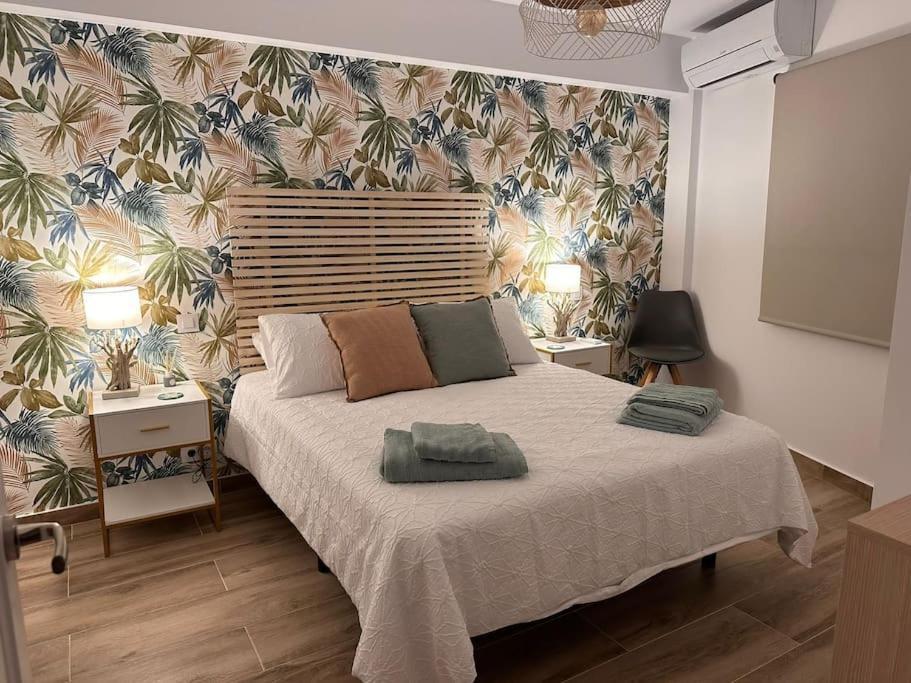 Waterfront 3 Bed Apartment, 90M From The Beach Platja de Larenal 외부 사진