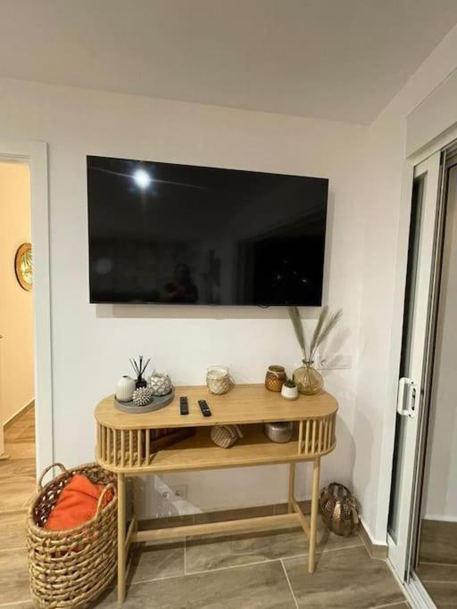 Waterfront 3 Bed Apartment, 90M From The Beach Platja de Larenal 외부 사진