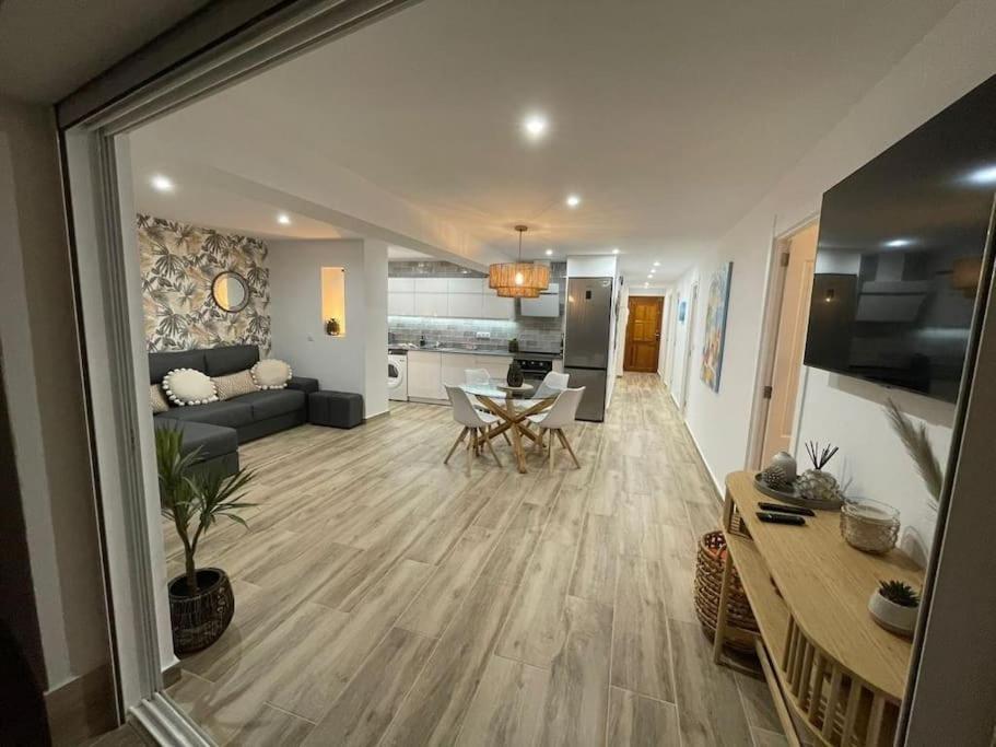 Waterfront 3 Bed Apartment, 90M From The Beach Platja de Larenal 외부 사진