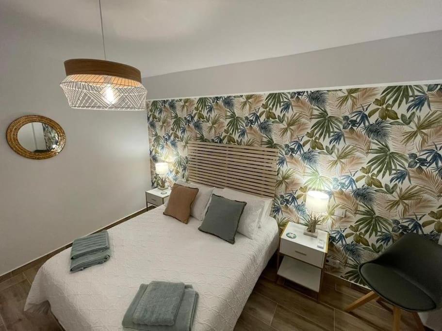 Waterfront 3 Bed Apartment, 90M From The Beach Platja de Larenal 외부 사진